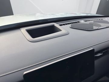 Car image 28