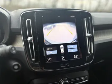 Car image 30