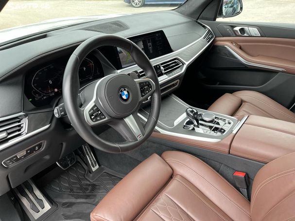 BMW X7 M xDrive 250 kW image number 10