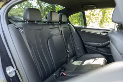 Car image 27