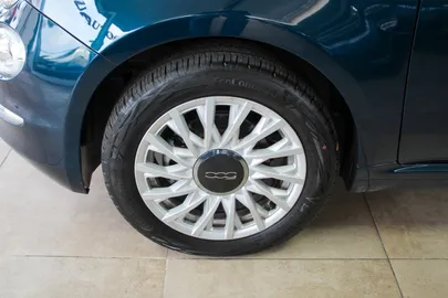 Car image 16