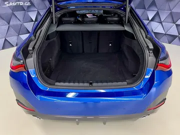 Car image 28