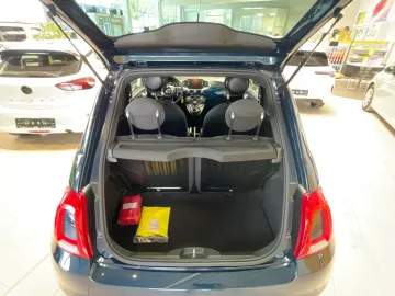 Car image 19