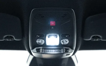 Car image 24