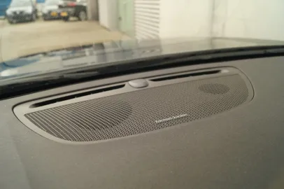 Car image 39