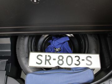 Car image 37