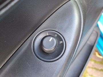 Car image 31