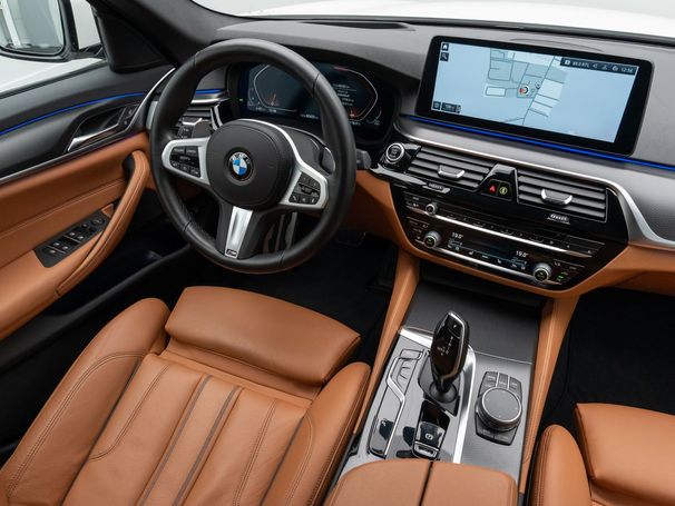 BMW 530d Touring M xDrive 210 kW image number 28