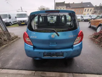 Car image 5