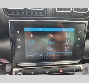 Car image 30