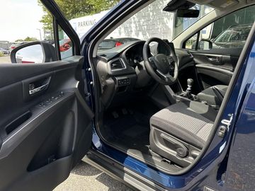 Car image 26