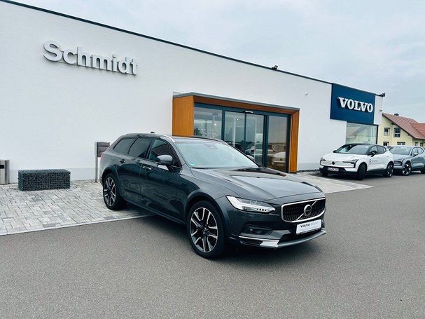 Volvo V90 Cross Country AWD Pro 173 kW image number 2