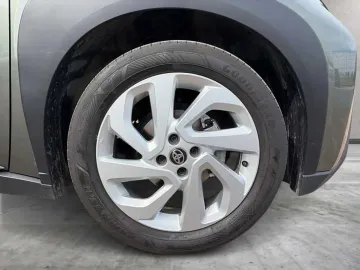 Car image 28