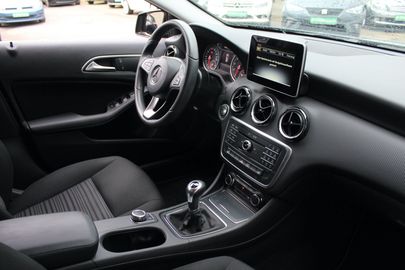 Car image 28