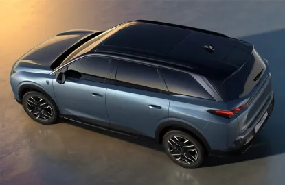 Car image 4