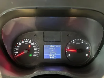 Car image 43