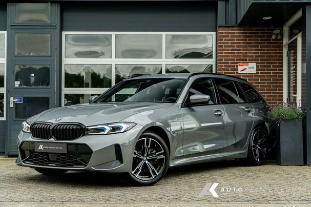 BMW 330 Touring e M 215 kW image number 1