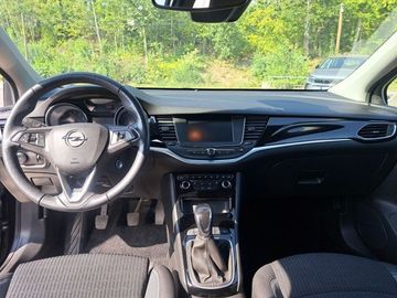 Car image 10