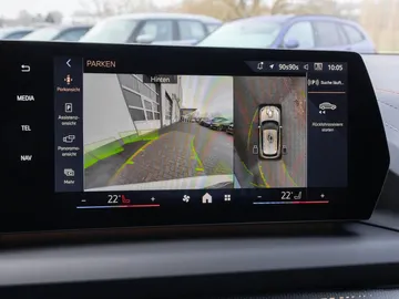 Car image 10