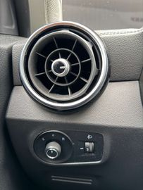 Car image 36