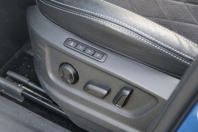 Car image 48