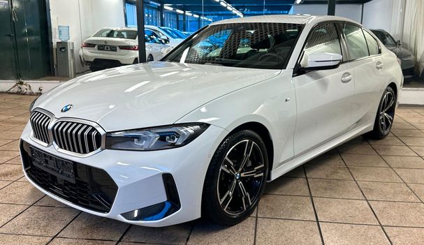 BMW 330i 180 kW image number 1