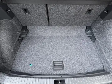 Car image 34