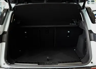 Car image 26