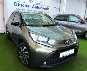 Car image 3