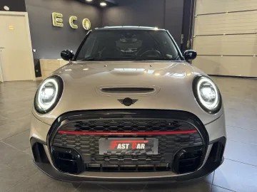Car image 32