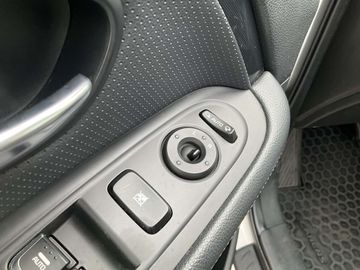 Car image 33