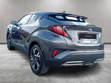 Car image 2