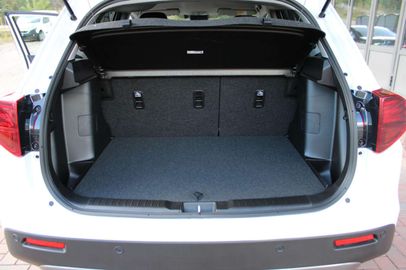 Car image 14