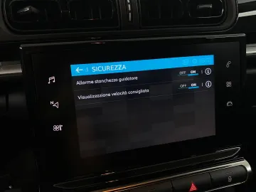 Car image 36