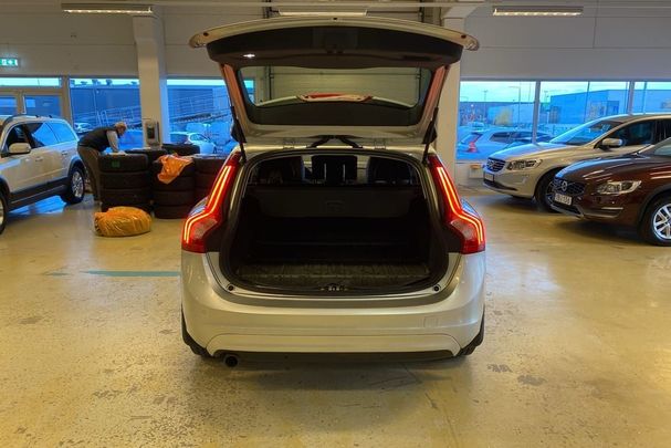 Volvo V60 D3 Momentum 111 kW image number 14