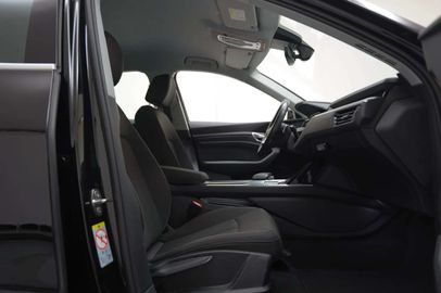 Car image 37