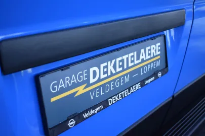 Car image 23