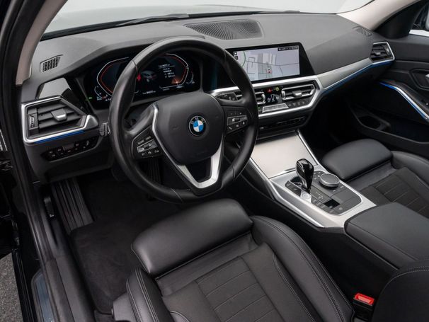 BMW 320d Touring xDrive 140 kW image number 26