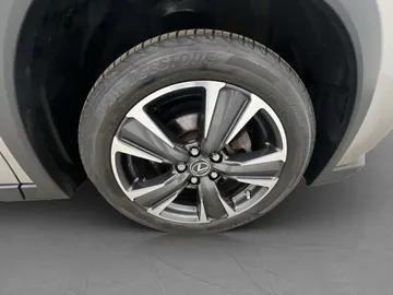 Car image 33