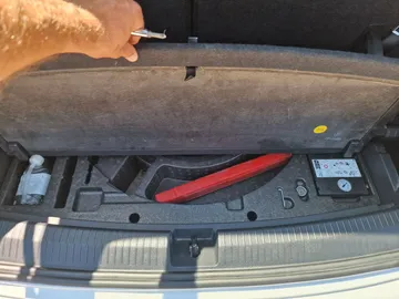 Car image 48