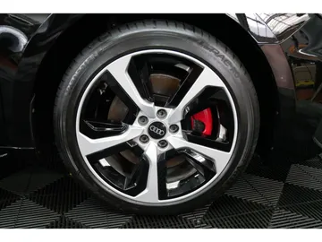 Car image 27