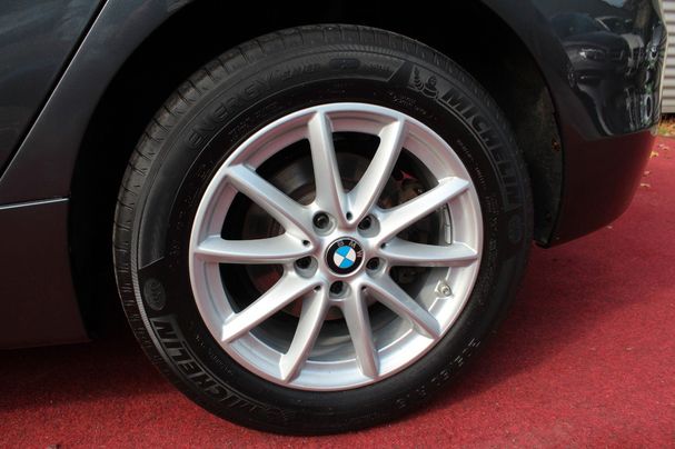 BMW 220i Active Tourer Advantage 141 kW image number 5