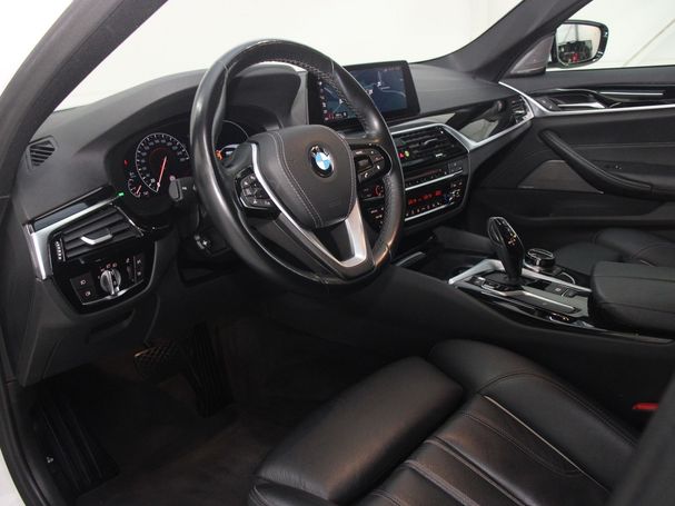 BMW 530d Touring xDrive 195 kW image number 14