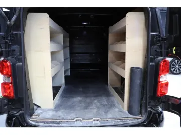 Car image 36