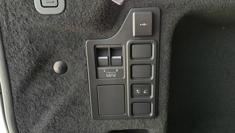 Car image 38