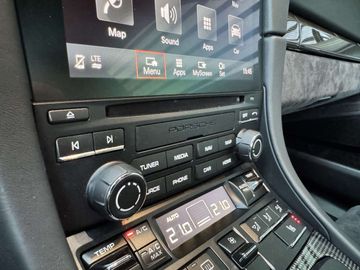 Car image 37