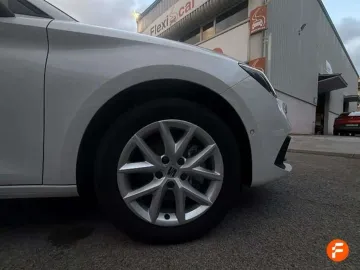 Car image 27