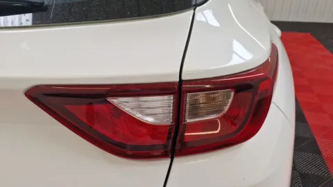 Car image 27