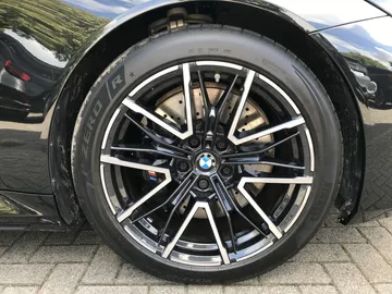 Car image 33