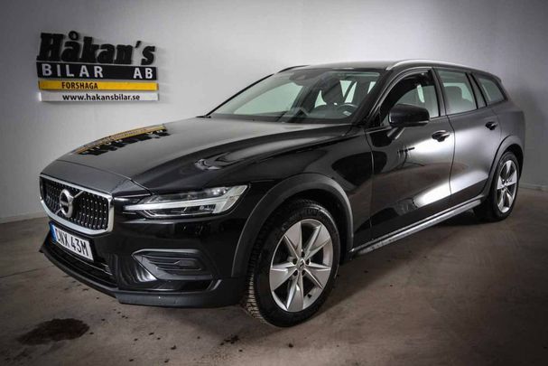 Volvo V60 Cross Country D4 AWD Momentum 140 kW image number 1